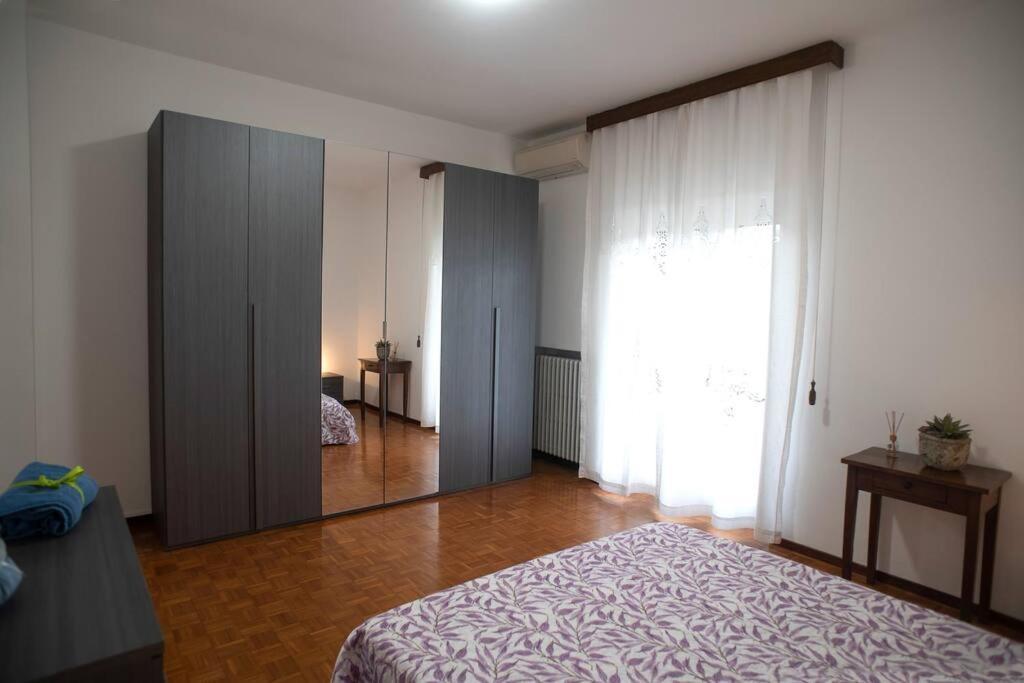 Casa vacanze Mari, *