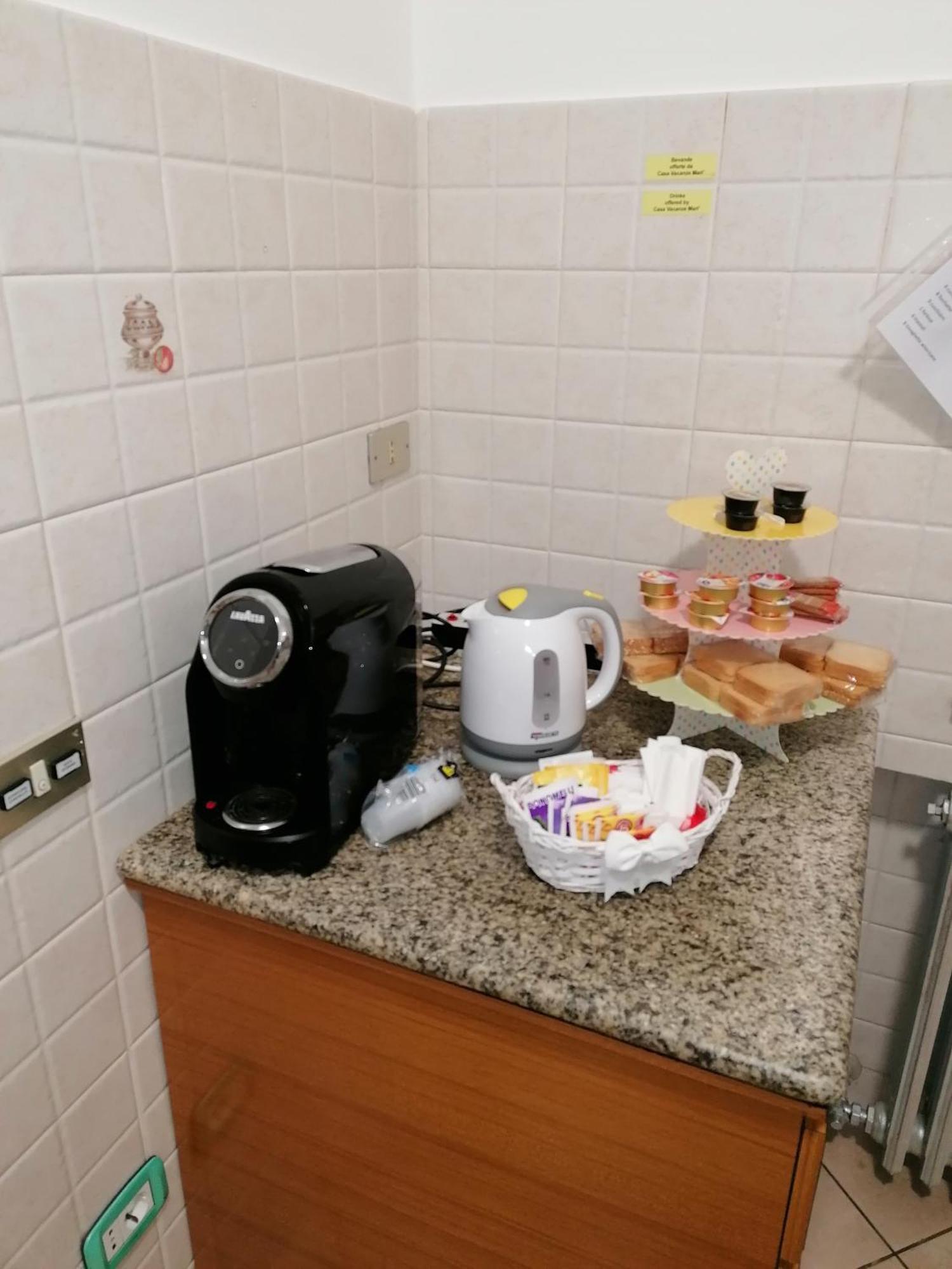 Casa vacanze Mari, *